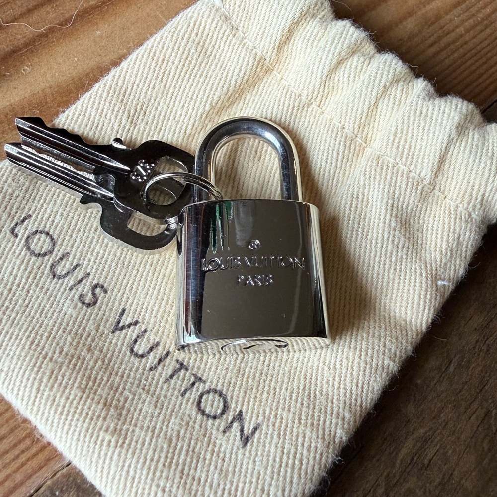 Louis Vuitton Silver Keys and Padlock | Polished Silver Lock and Key Set - Picture 7 of 17